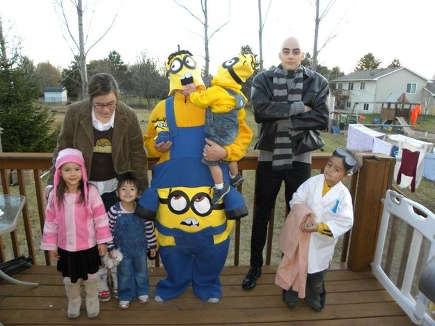 7 Group Halloween Costumes for the Family