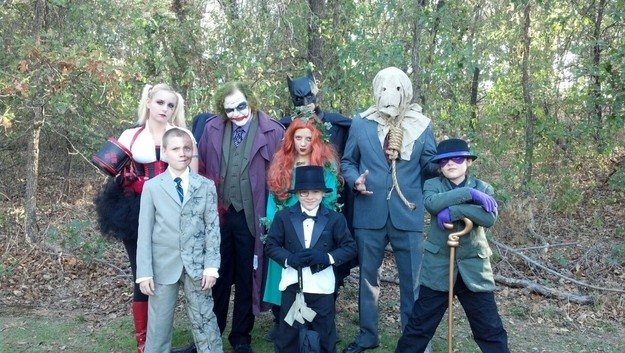 family-halloween-costumes-2